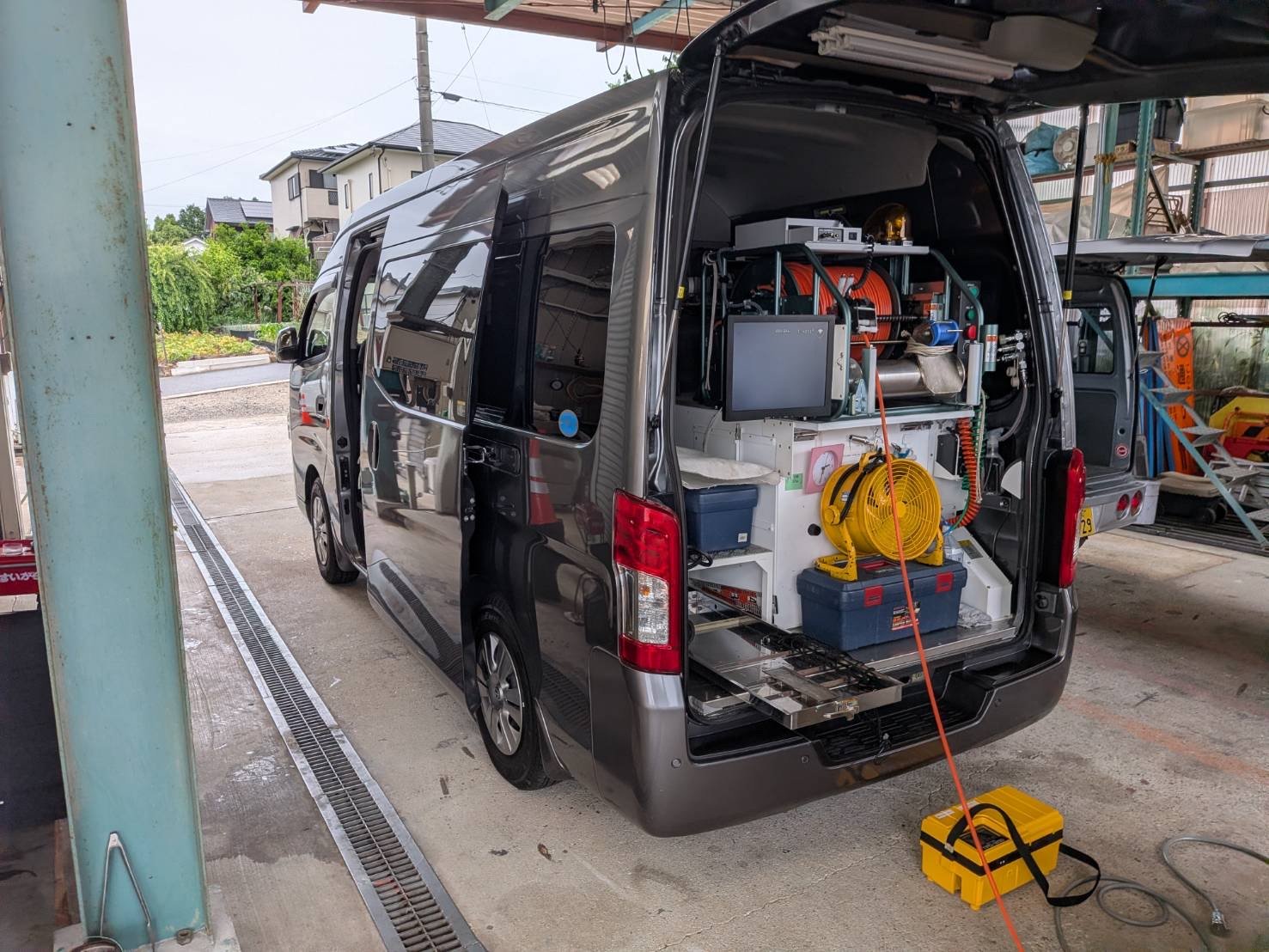 CCTVカメラ車 後方